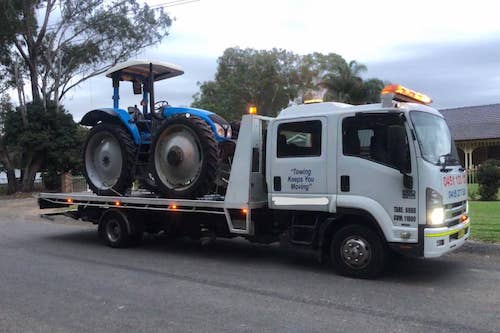 Specialised tilt tray towing Melbourne.